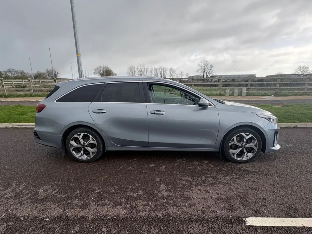 Kia Ceed SW Phev Trailer 5DR Auto, - Image 2