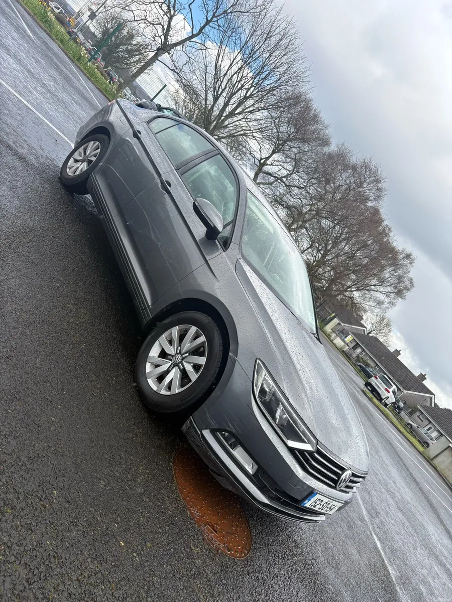 VOLKSWAGON PASSAT - Image 1