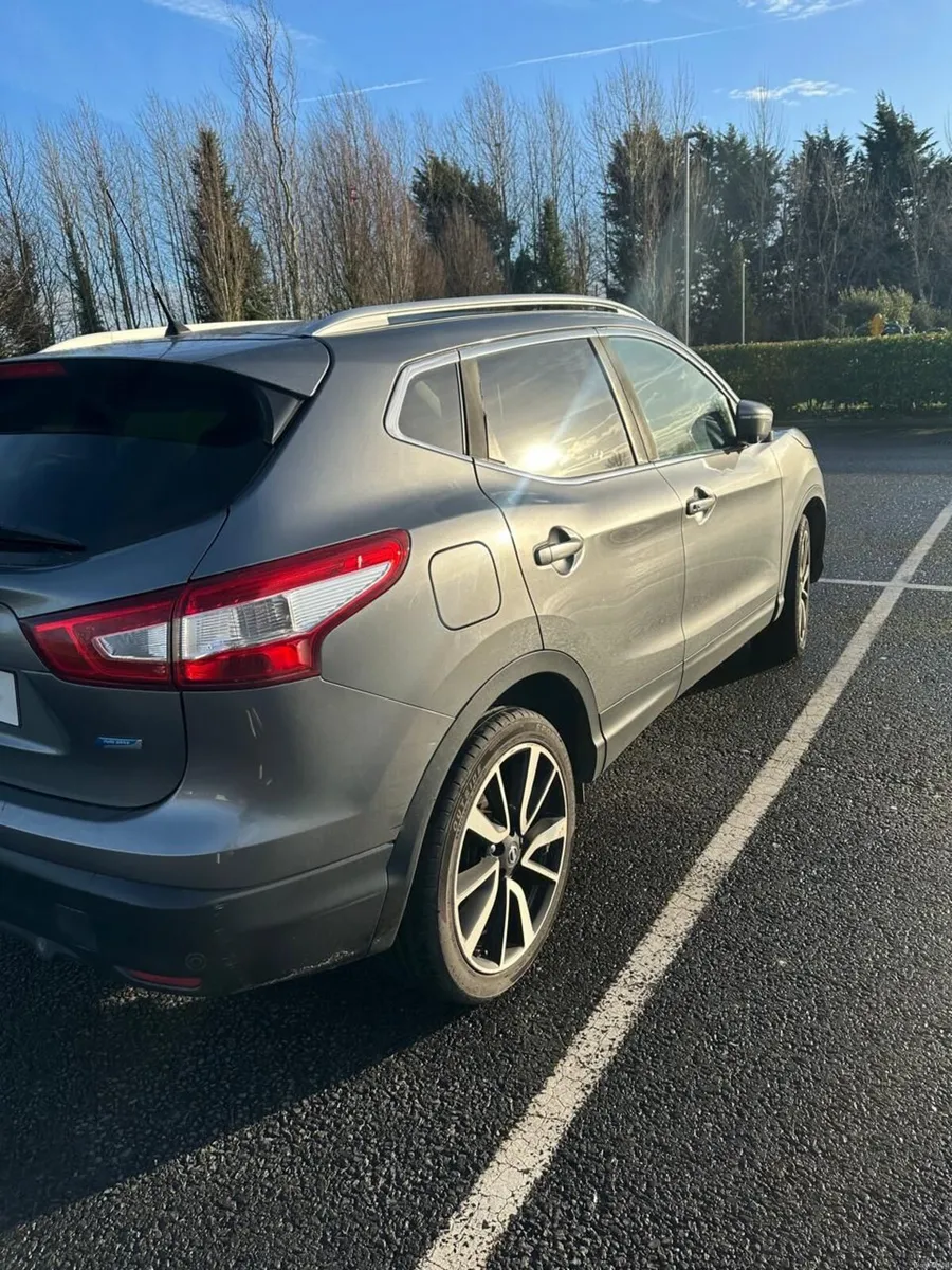 Nissan Qashqai 2015 - Image 2