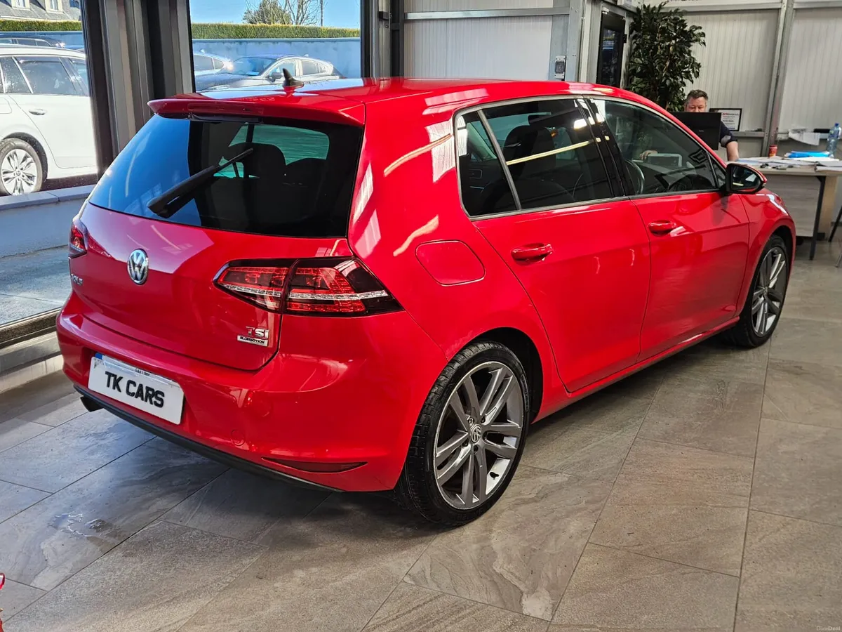 17 VOLKSWAGEN GOLF HIGHLINE PETROL - Image 3