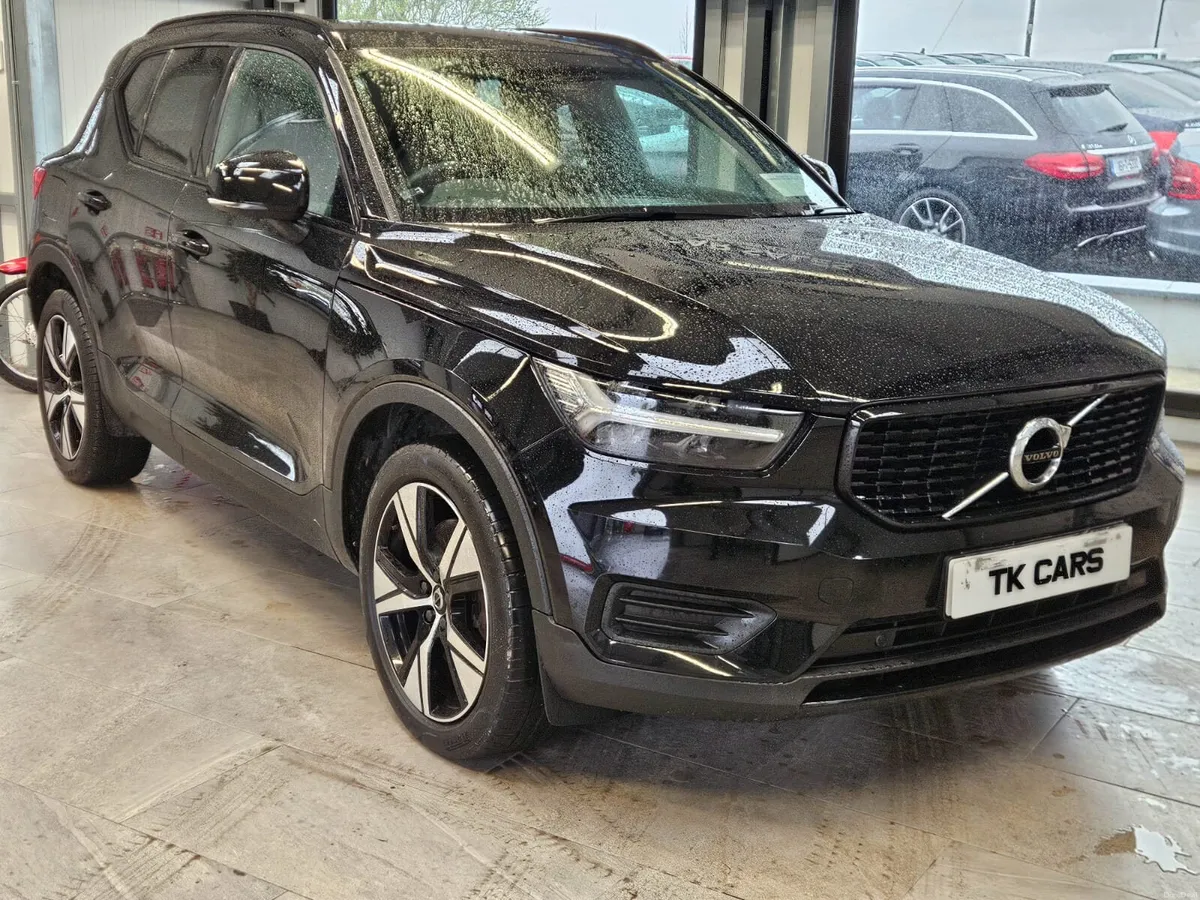 22 VOLVO  XC40 INSCRIPTION HYBRID - Image 1