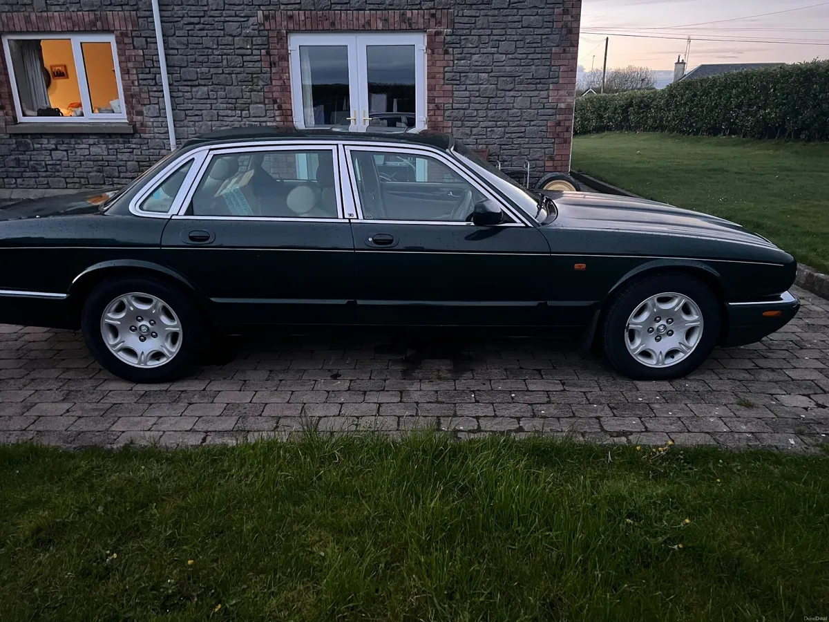 Jaguar XJ8 X308 - Image 6