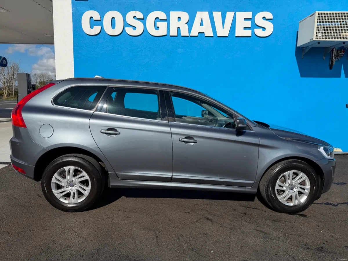 Volvo XC60 AUTOMATIC. 2.0 D4 SE NAV 190BHP * FULL - Image 2