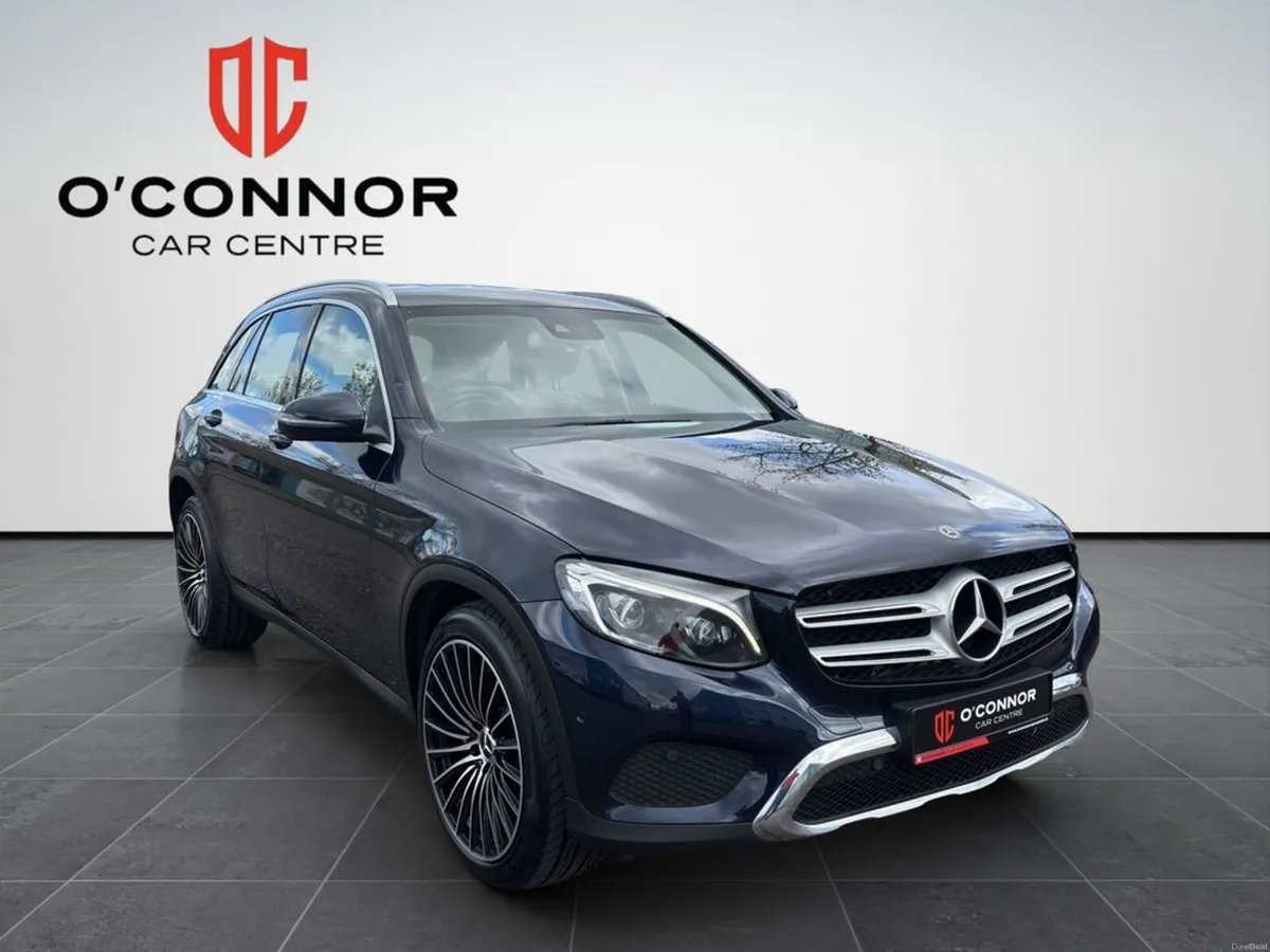 Mercedes-Benz GLC Navy suit, cream interior — dres - Image 3