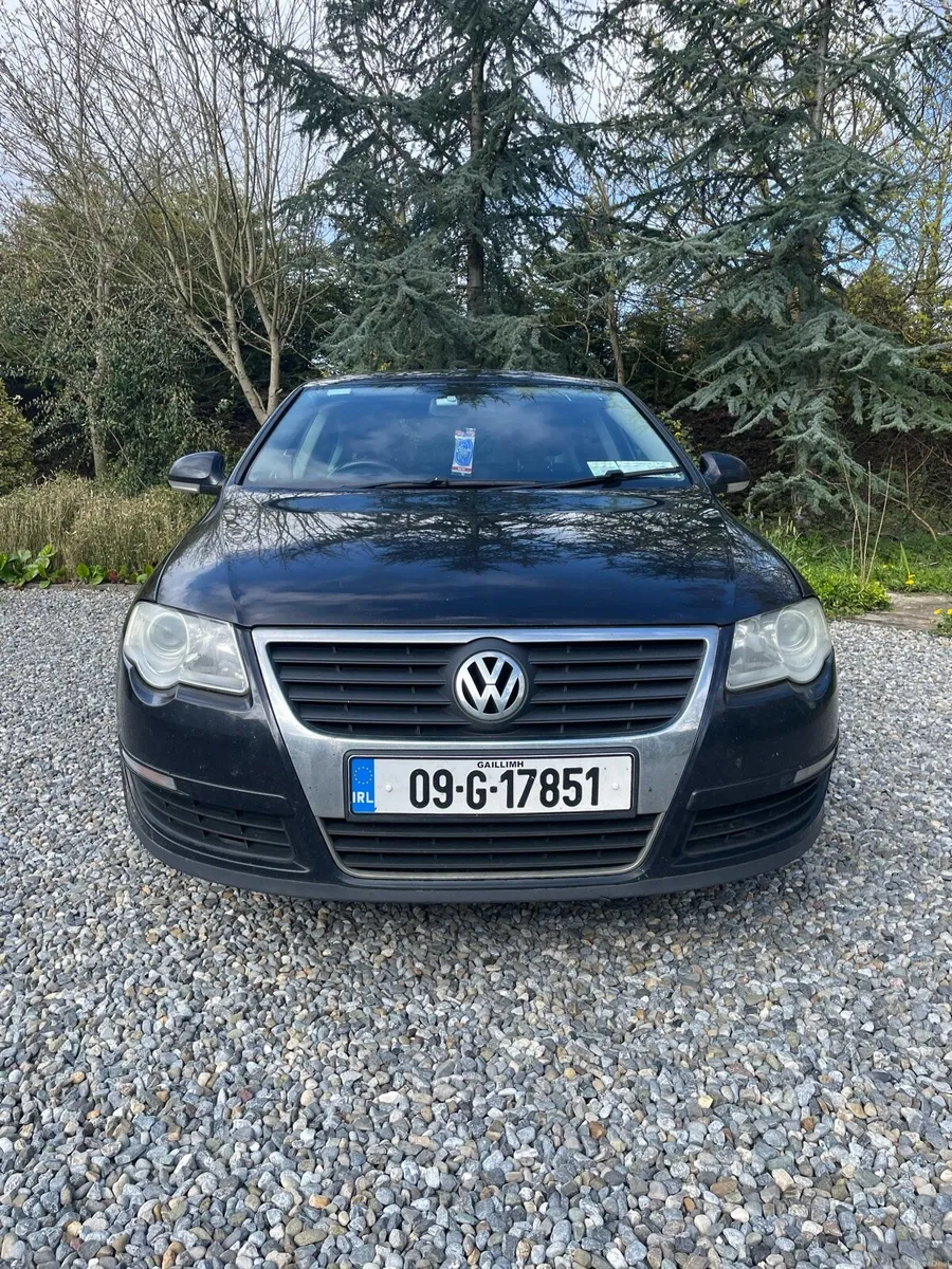 Volkswagen Passat - Image 2