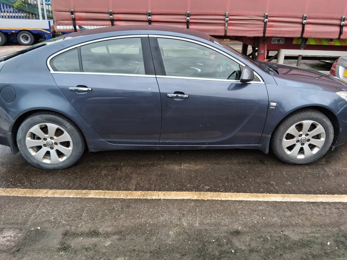 Vauxhall Insignia 2011 - Image 3