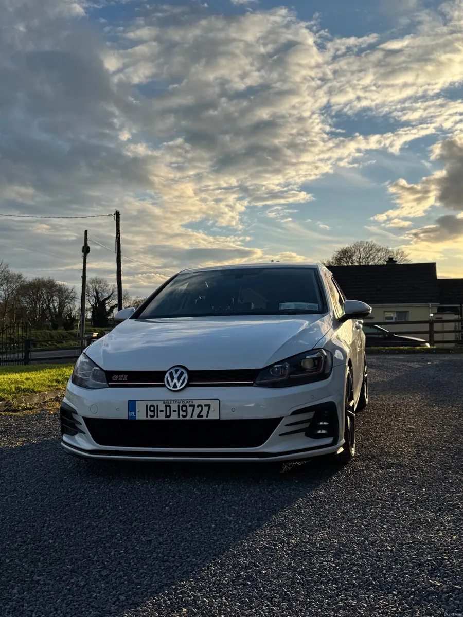 Volkswagen Golf 1.6TDI 2019 - Image 2