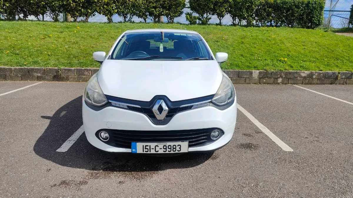 2015 Renault Clio IV 1.2 Petrol Ideal Starter Car - Image 3
