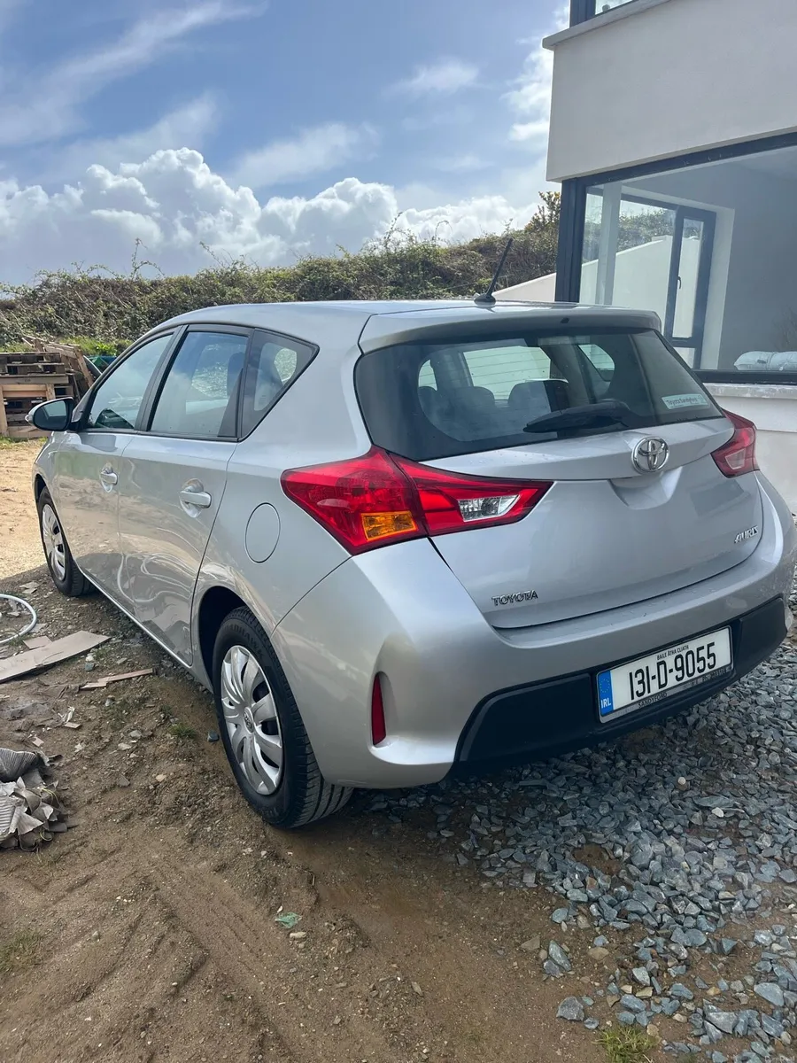 131 Toyota Auris *Low Kms - Spotless* - Image 1