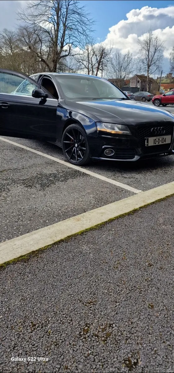 Audi A4 2010 - Image 2