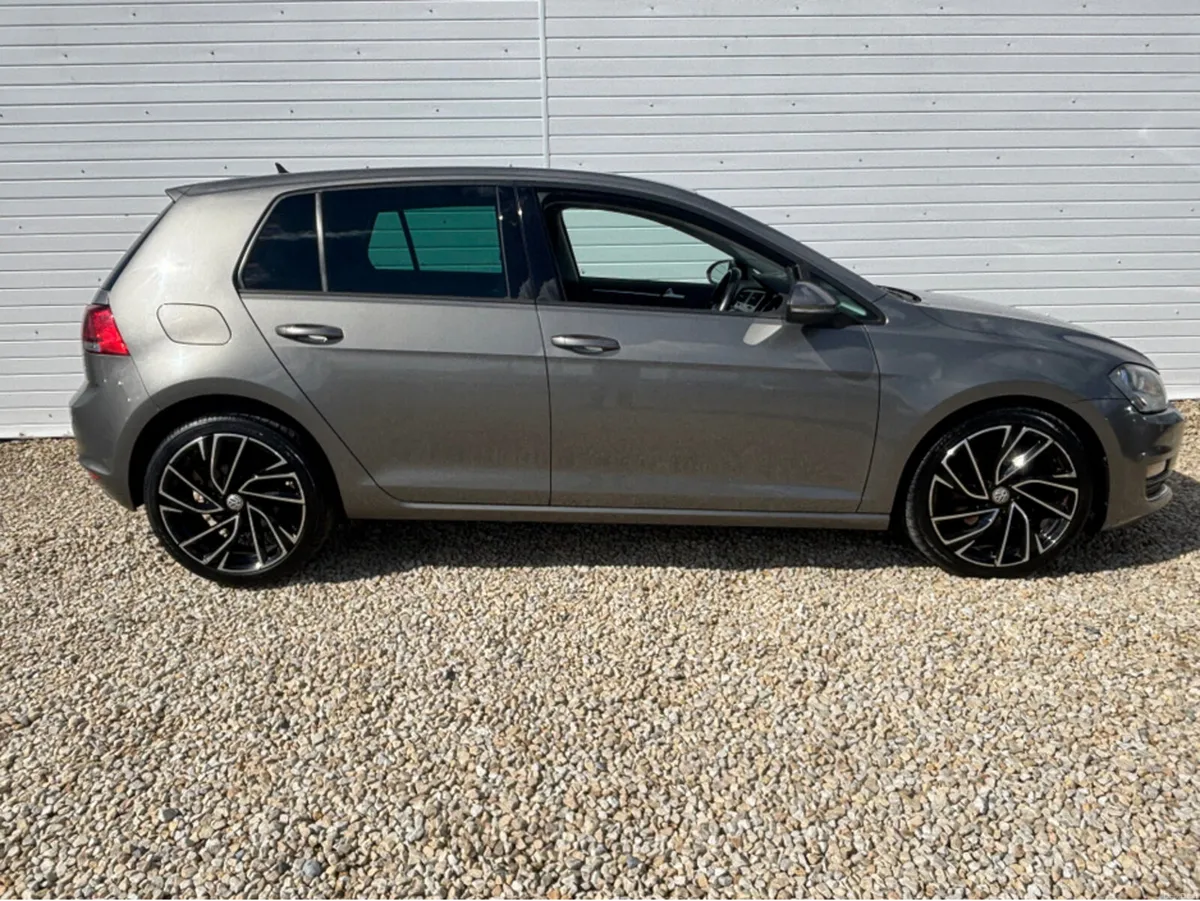 Volkswagen Golf HIGHLINE 1.6 TDI MANUAL 6SPEED FWD - Image 3