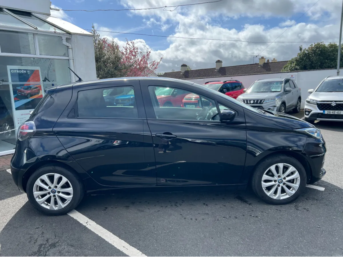 Hyundai i10 DELUXE PLUS 5DR - Image 2