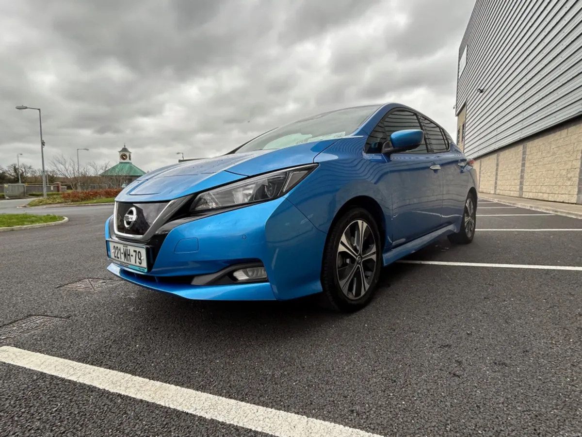 Nissan Leaf 40K EV SV PREMIUM - Image 4