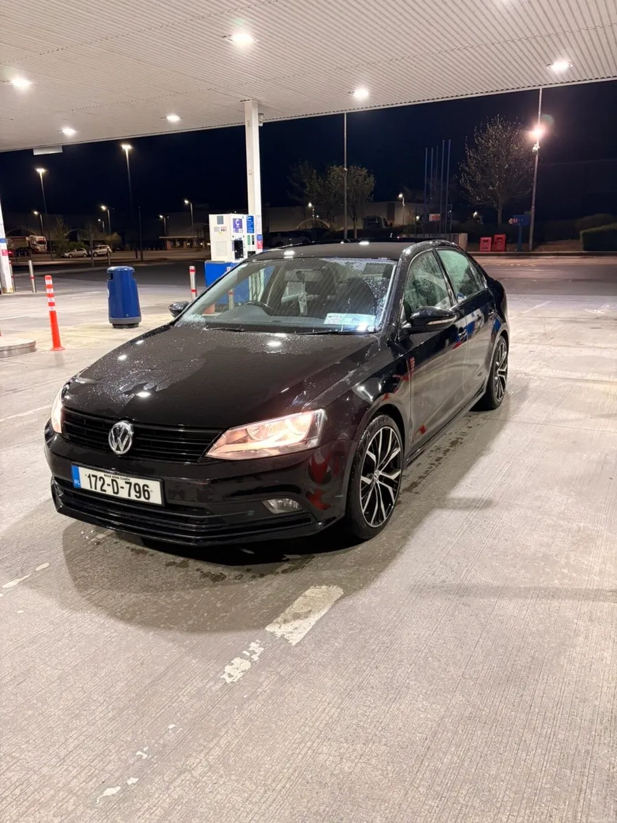 172 Volkswagen Jetta - Image 2