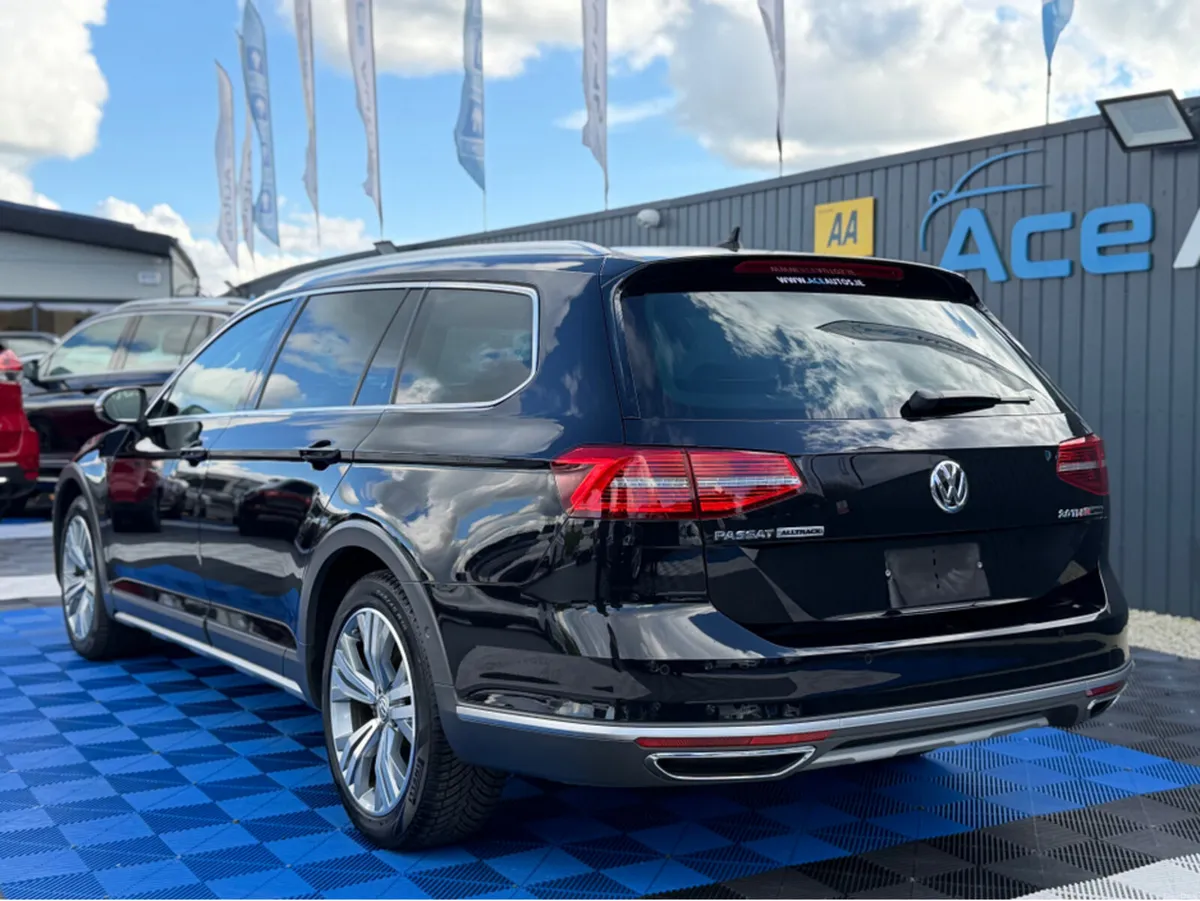 Volkswagen Passat ALLTRACK - 4WD - 2.0L DIESEL - A - Image 5