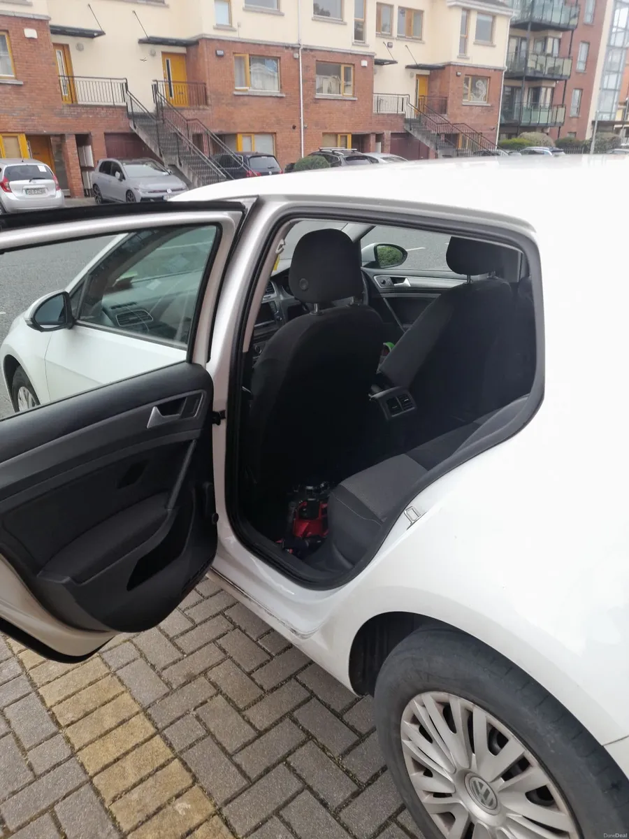 Volkswagen Golf 2015 - Image 2