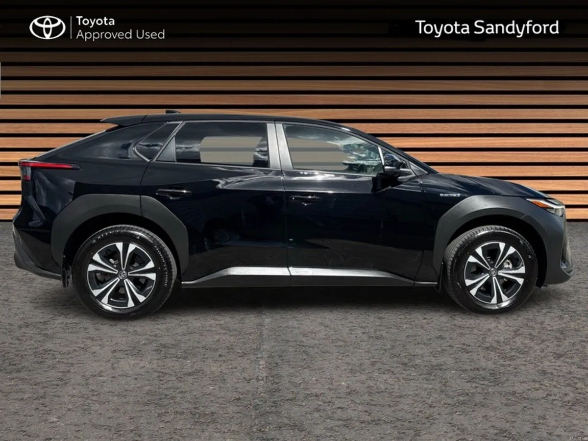 Toyota bZ4X LOW MILEAGE SPORT EV AUTOMATIC // HEAT - Image 3