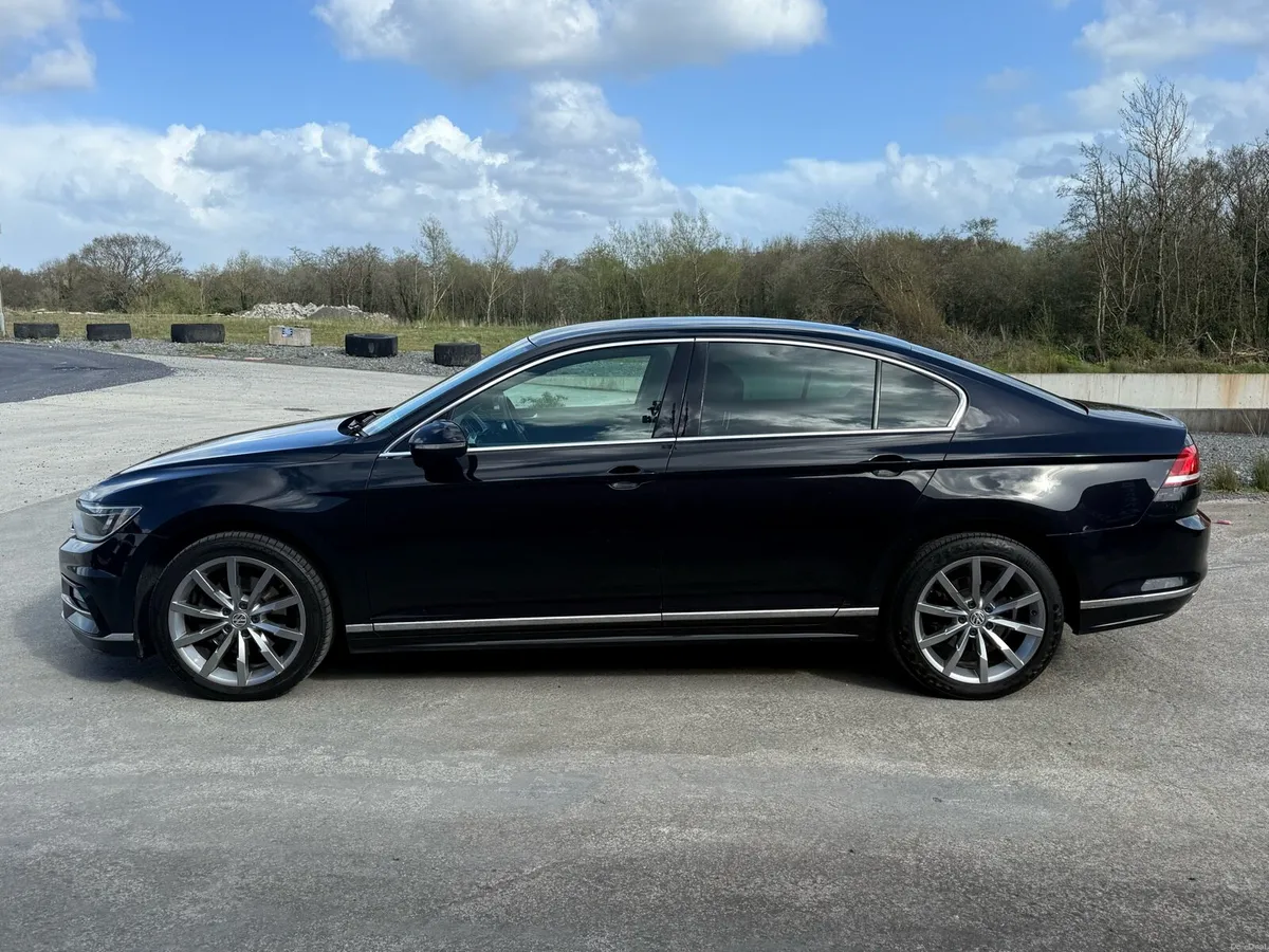 Passat R-Line - Image 2