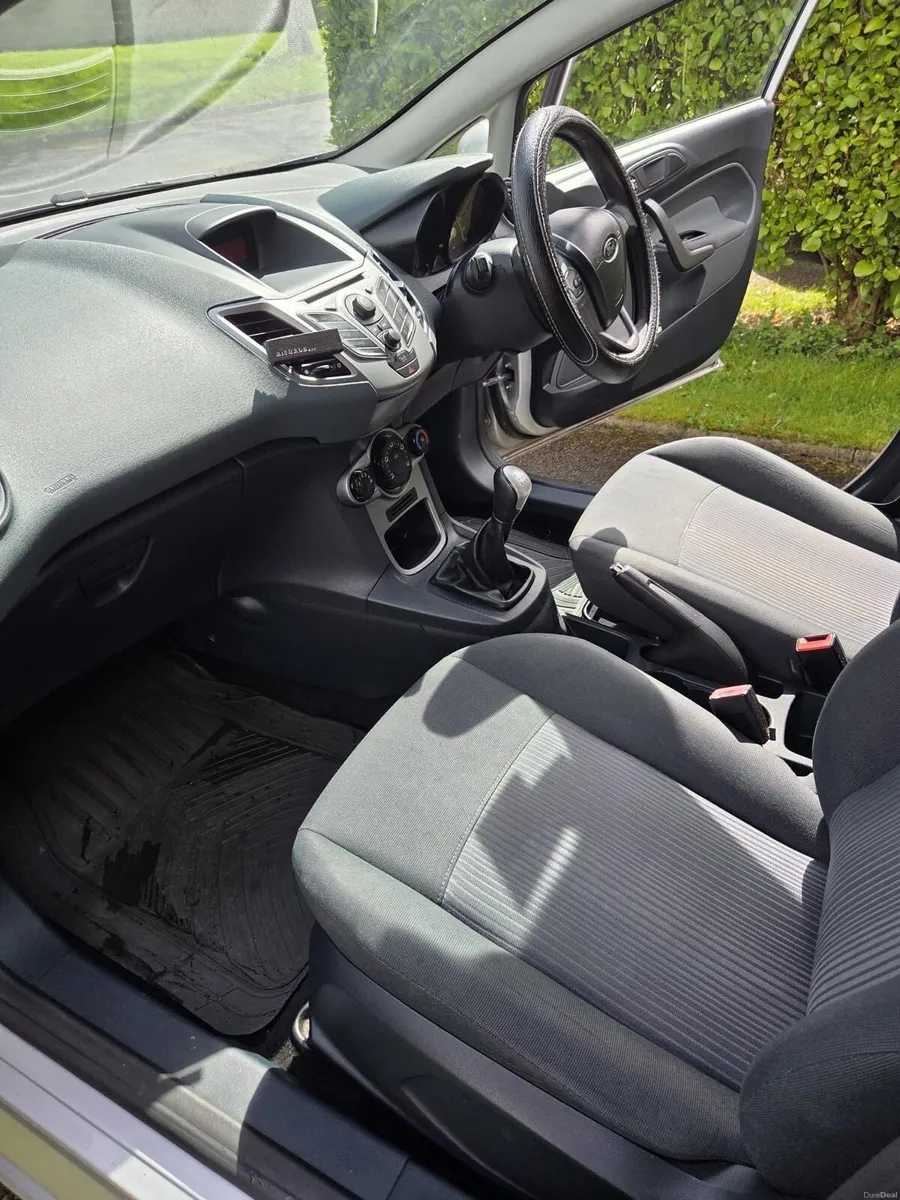 Ford Fiesta - Image 4