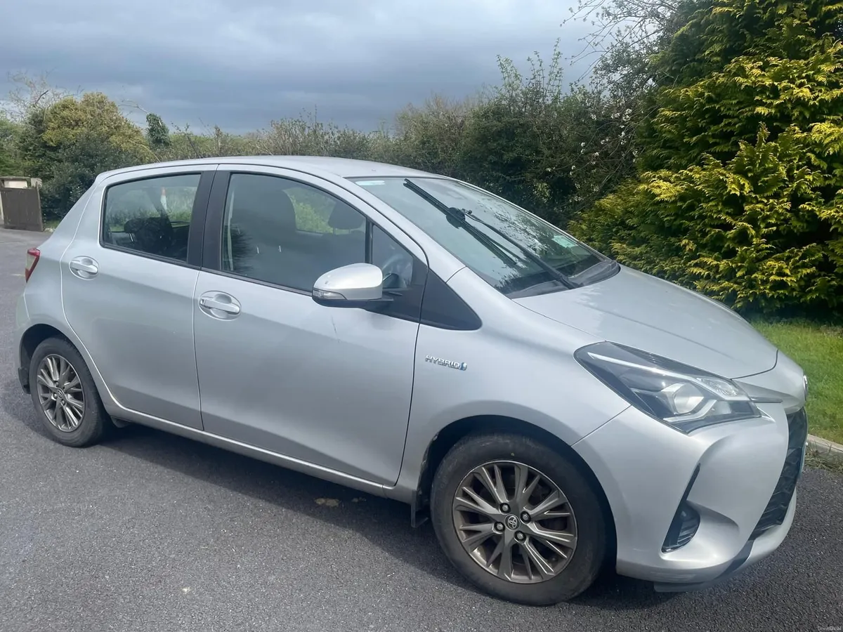 Toyota Yaris 2018 - Image 2