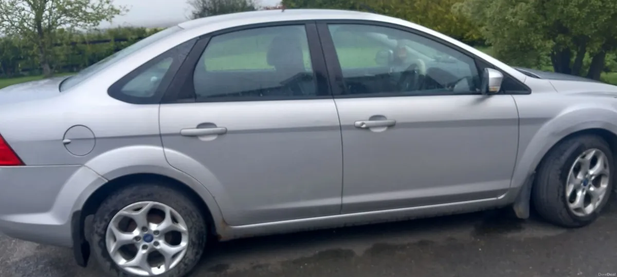 Ford Focus 2011 - Image 2