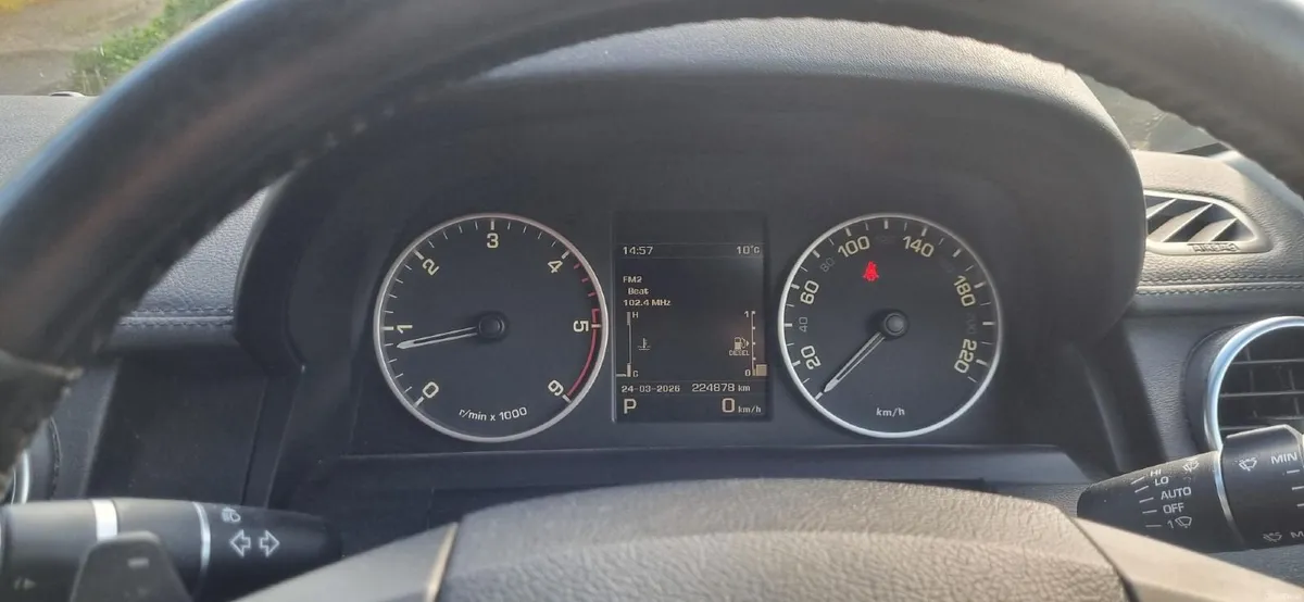 Land Rover Discovery 2012 crew cab (price inc Vat) - Image 3