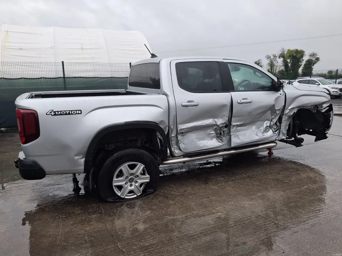 241 VW Amarok Automatic - Image 3