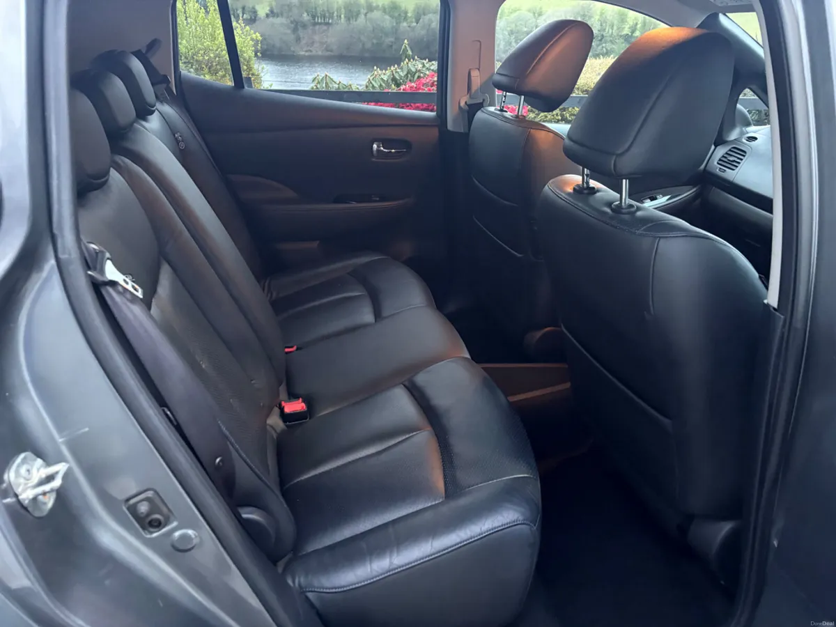 2015 Nissan Leaf SV 24KWH - Image 4