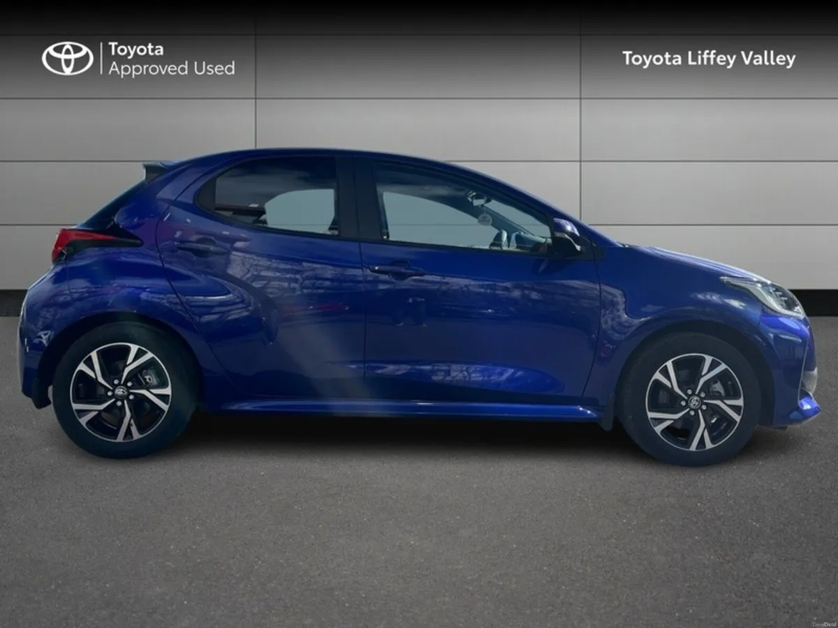 Toyota Yaris YARIS HYBRID LUNA SPORT - Image 3