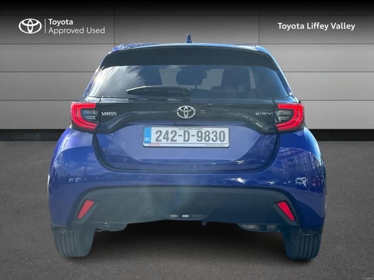 Toyota Yaris YARIS HYBRID LUNA SPORT - Image 4