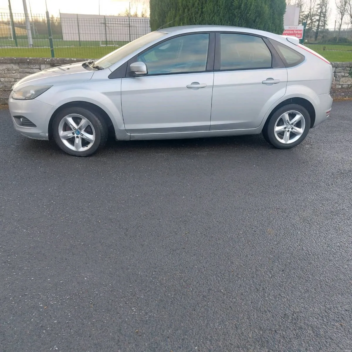 2010 ford focus 1.6 nct 3/27 new nct tax €200 - Image 2