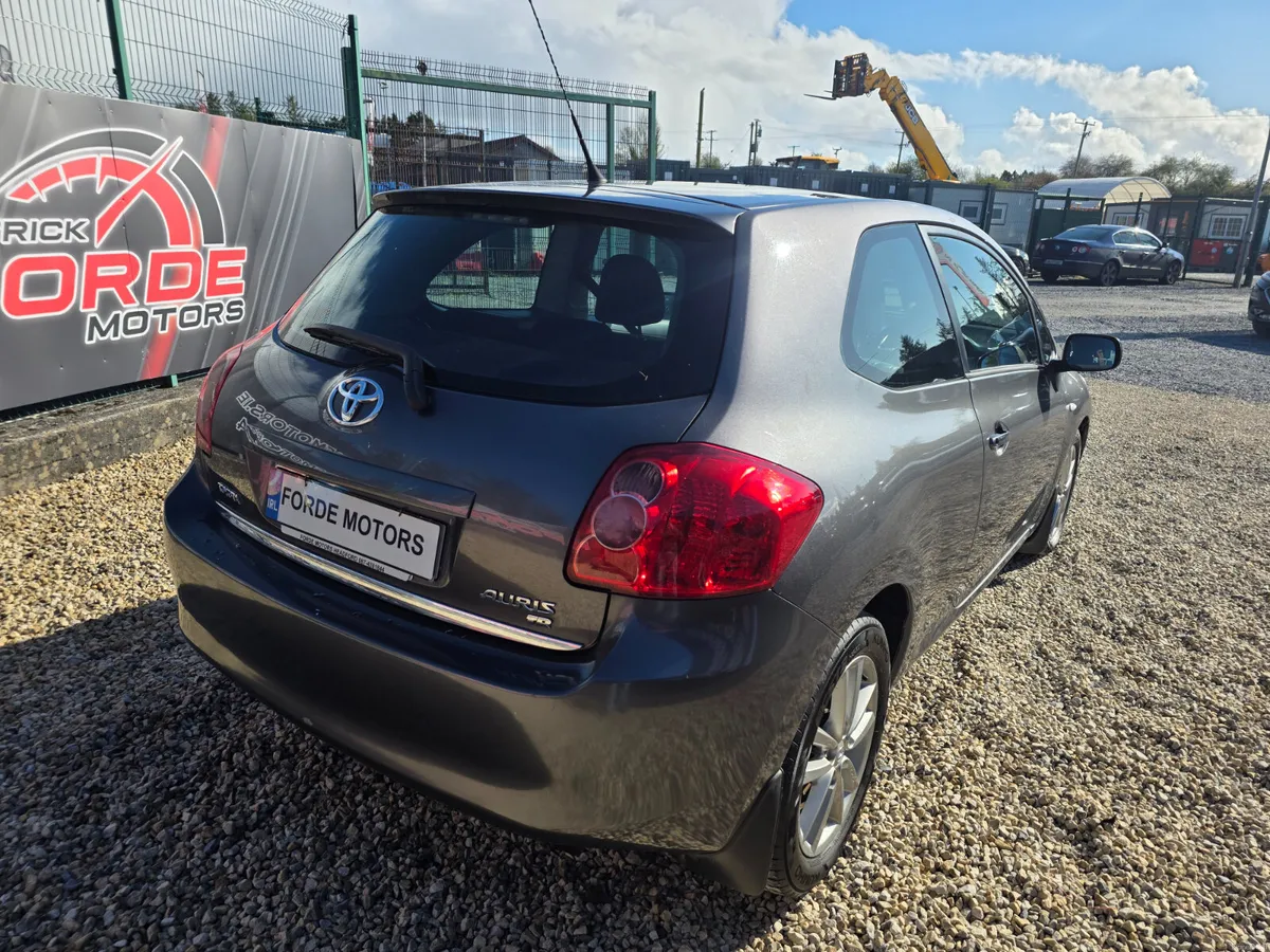 Toyota Auris 2009 - Image 4