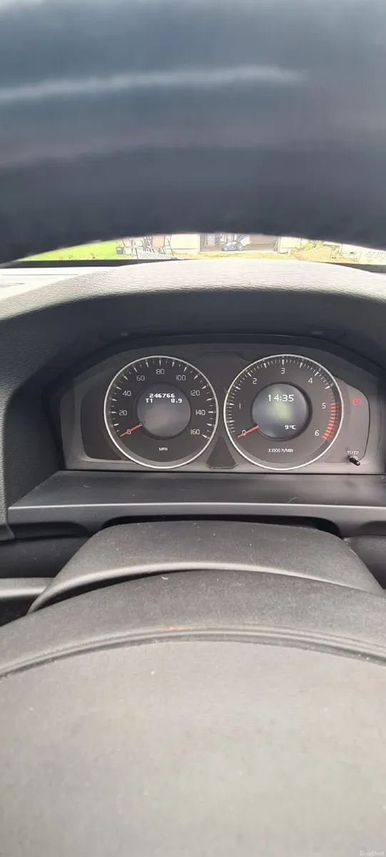 2012 Volvo S60 — Diesel Elegance, economical fuel. - Image 3