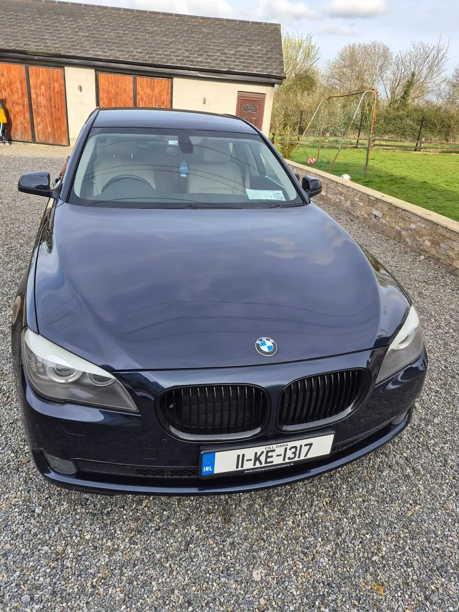BMW 7-Series 2011 - Image 4