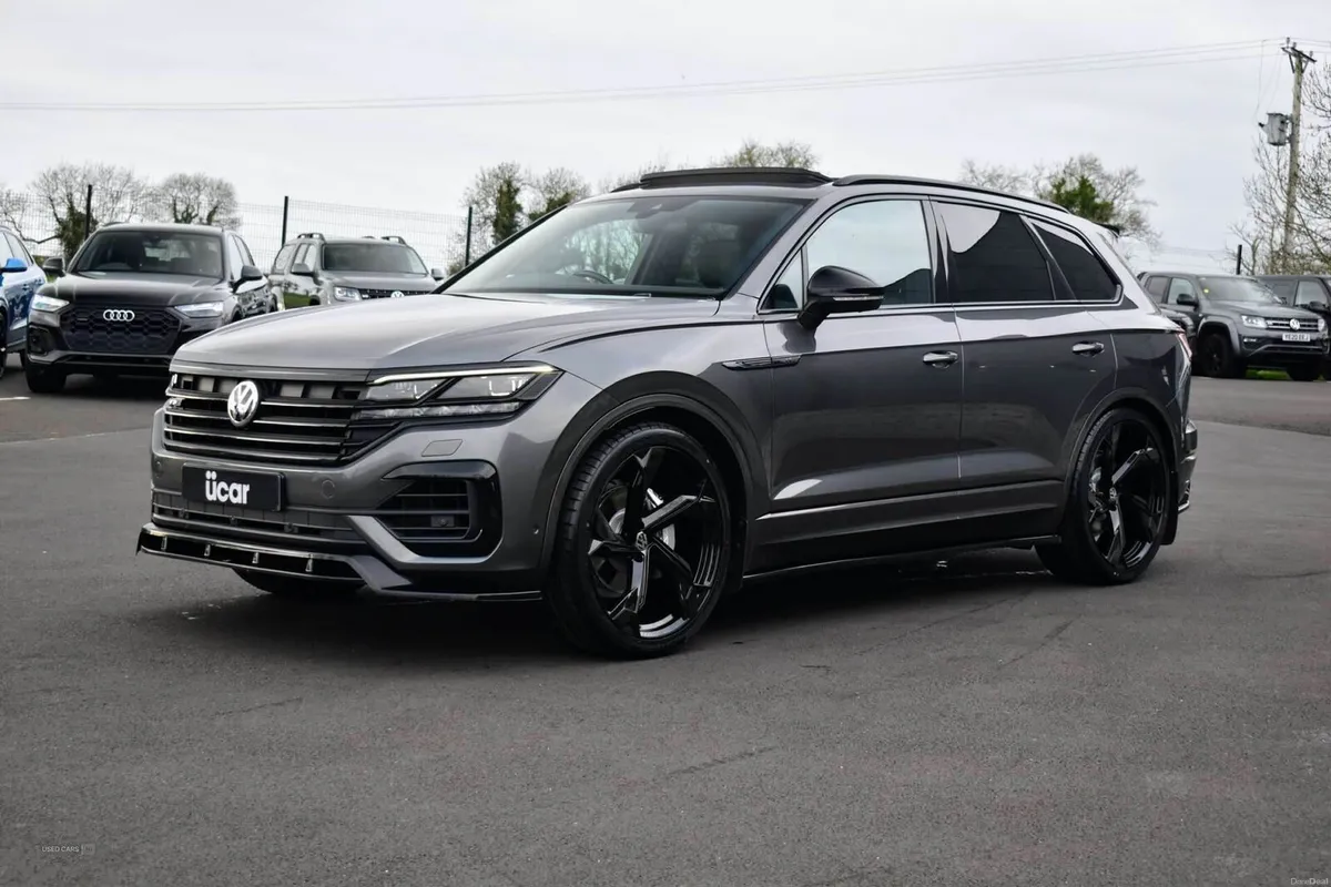 Volkswagen Touareg 3.0 Touareg V6 Black Edition TD - Image 3