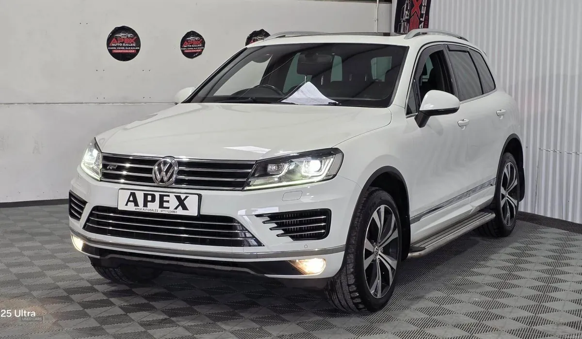 Volkswagen Touareg DIESEL ESTATE - Image 2