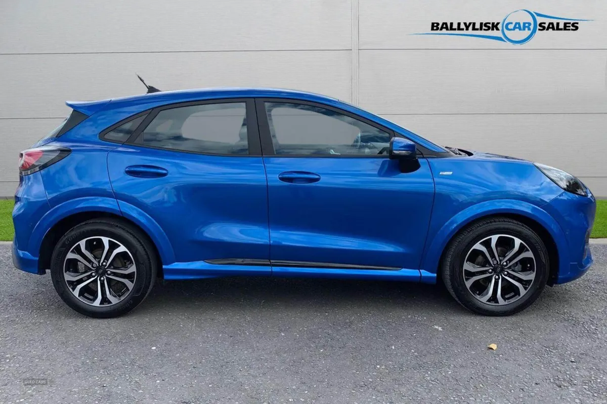 Ford Puma 1.0 125PS ST-Line Auto in Blue with 32K - Image 3