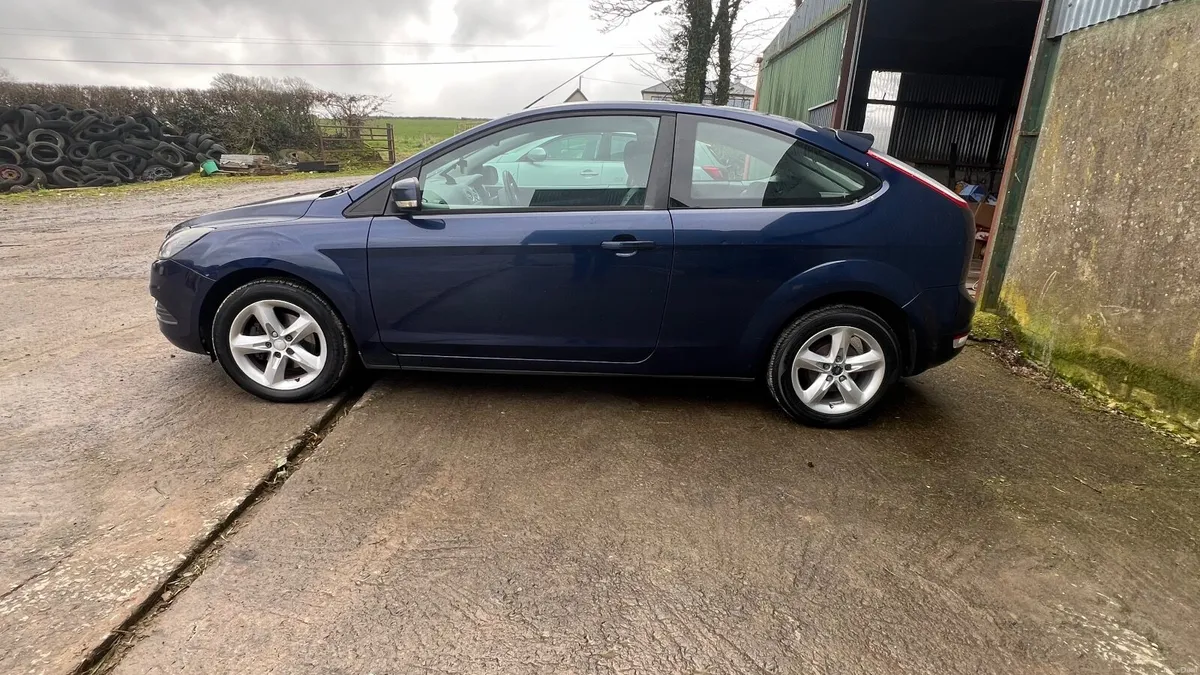 Ford Focus 2010 - Image 3