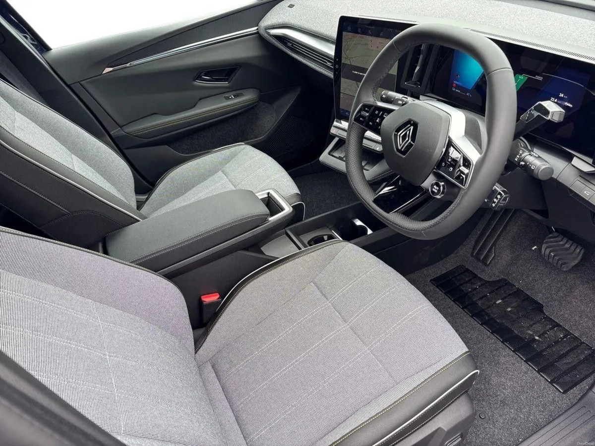 Renault Scenic techno 87kWh 220hp - Image 5