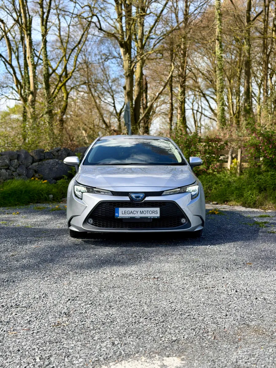 2022 COROLLA ESTATE |HYBRID| 64000KM - Image 2