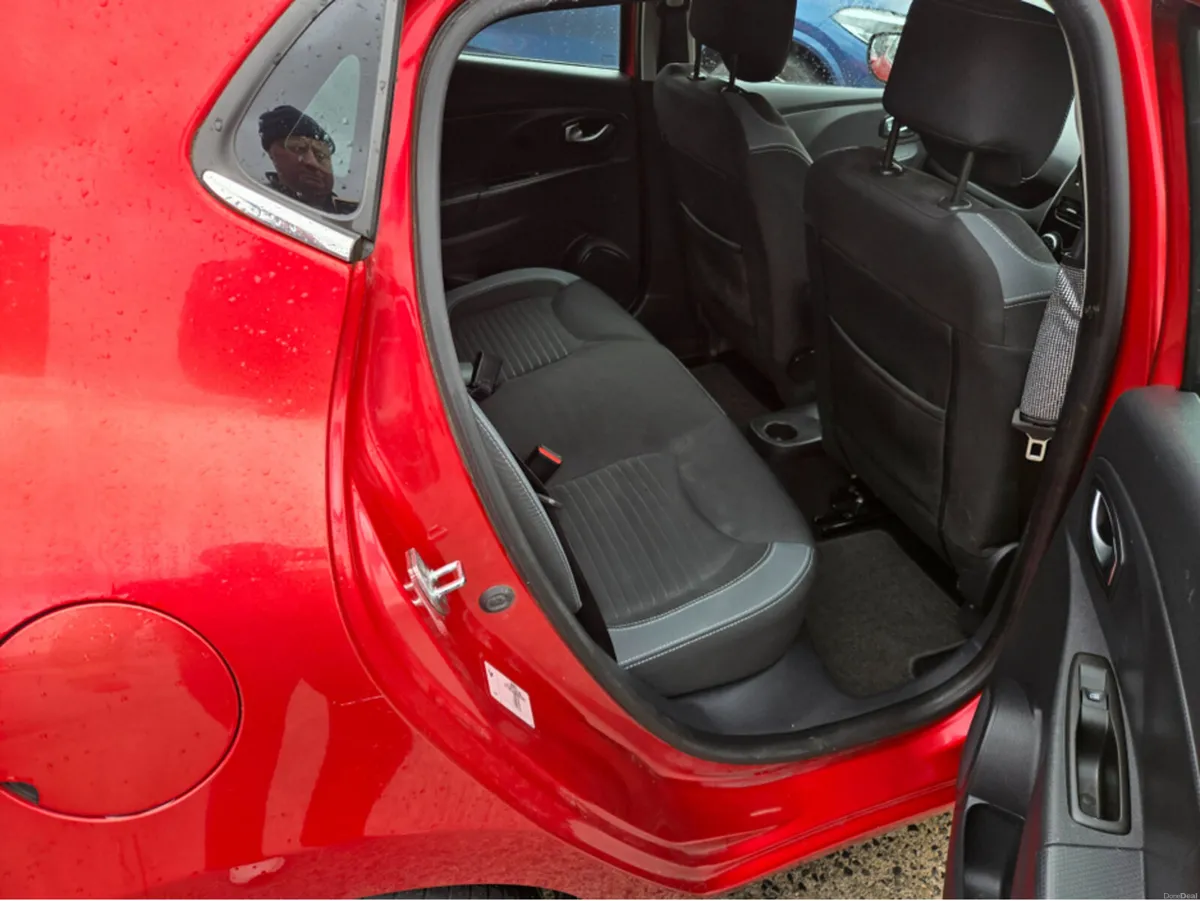 Renault Clio IV DYNAMIQUE S NAV 1.5 DC 4DR// STUNN - Image 5