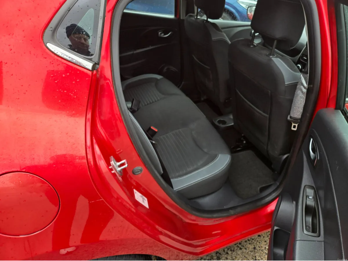 Renault Clio IV DYNAMIQUE S NAV 1.5 DC 4DR// STUNN - Image 6