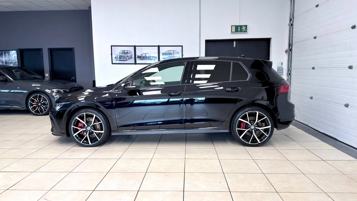 Volkswagen Golf GTE - Image 3