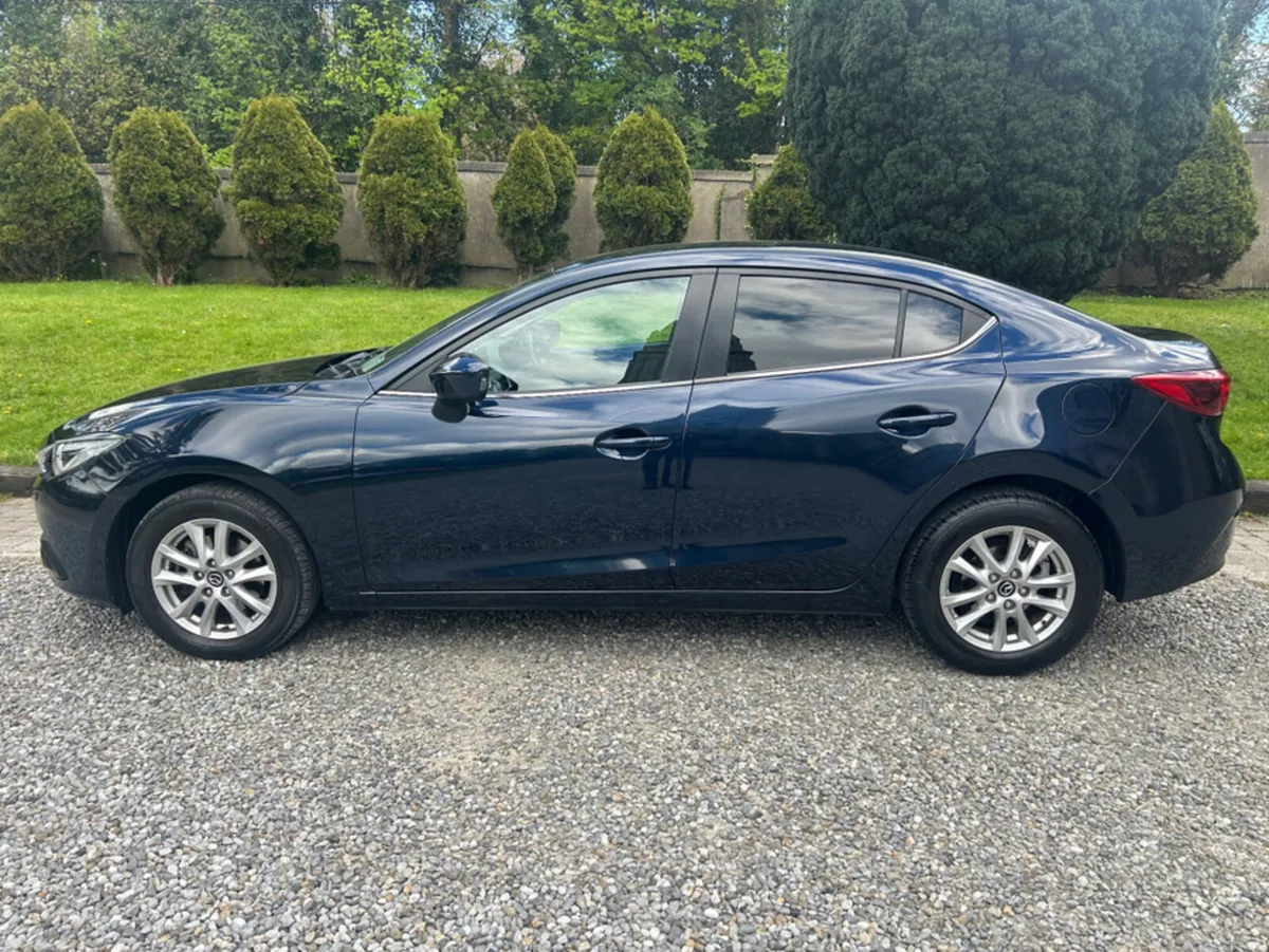 Mazda Mazda3 1.5 D 105PS EXECUTIVE SE 4DR - Image 4
