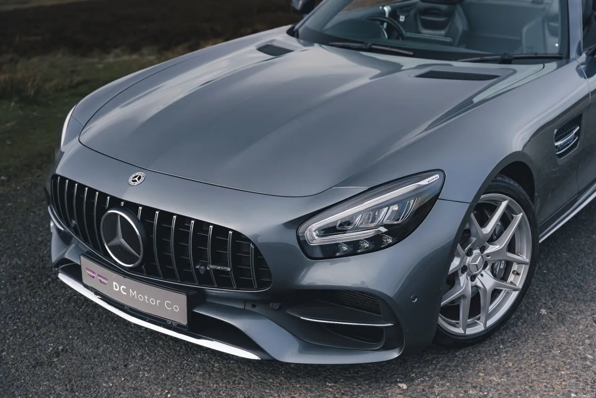 Mercedes-Benz AMG GT Premium Roadster - Image 2