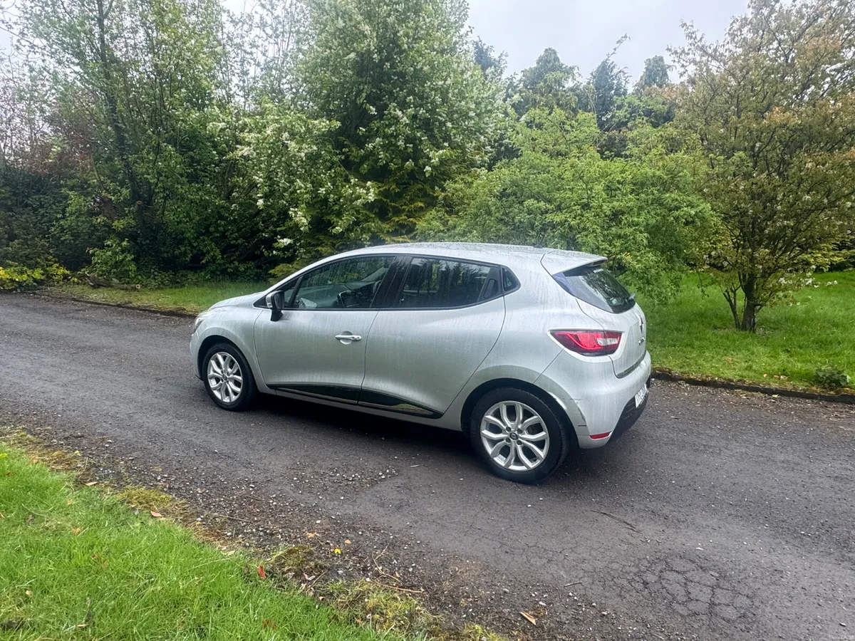 17 Renault Clio 1.1 … IRISH CAR - Image 3