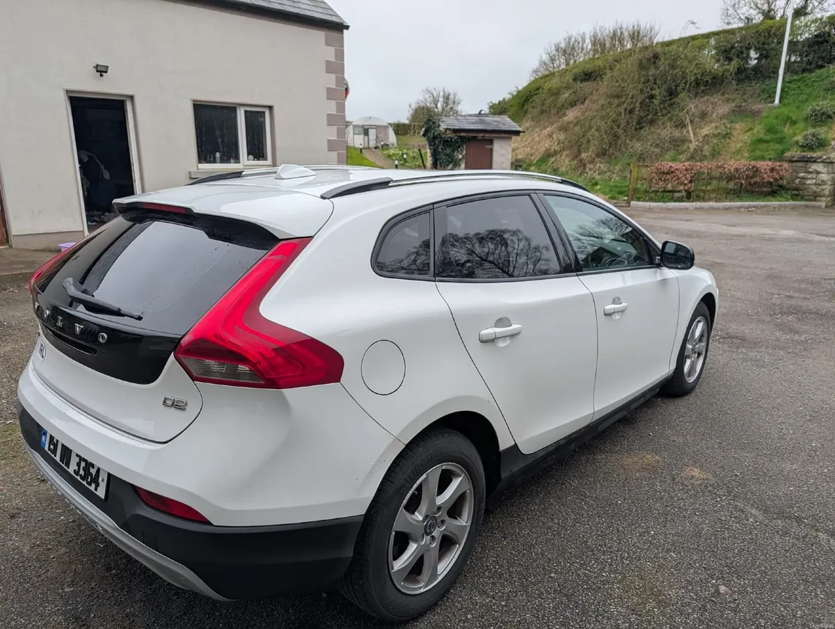 Volvo V40 2015 - Image 3