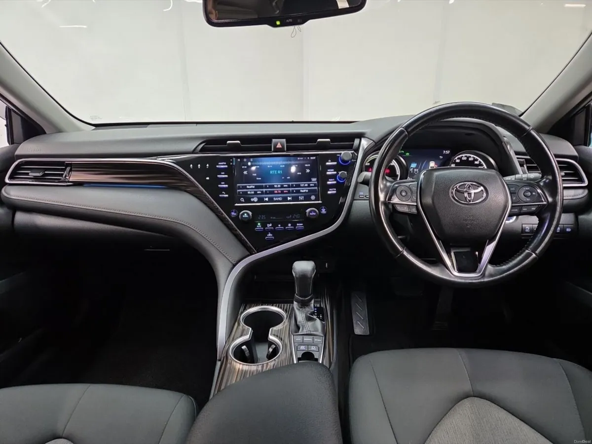 Toyota Camry 2.5 Camry Hybrid - Image 4