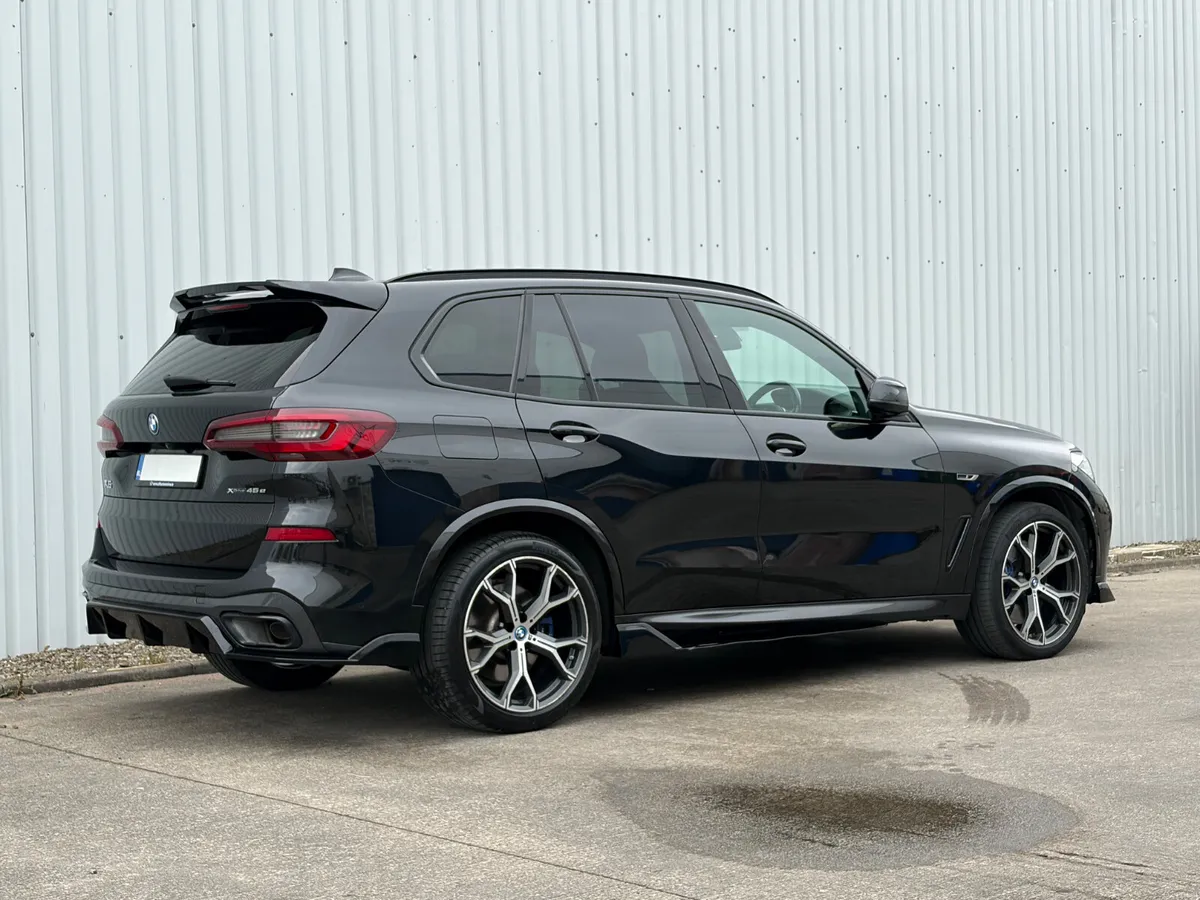 2022 BMW X5 45e M Sport Plus M Performance X-Drive - Image 4