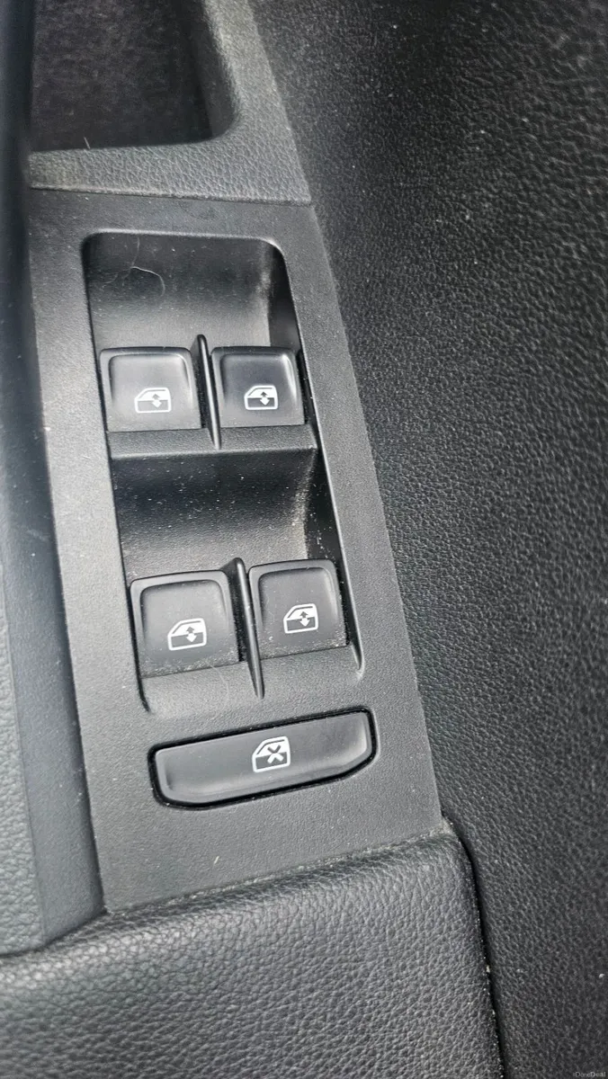 Skoda Octavia 2016 Combi Style (New NCT) - Image 4